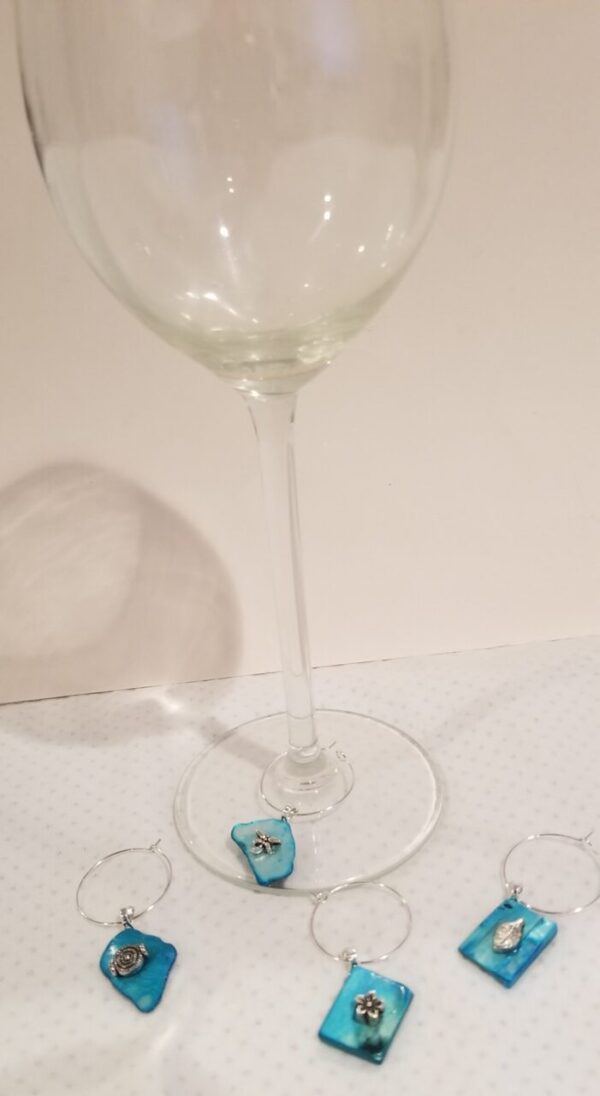 Made in Nevada Mosaic shell wine charm set 4