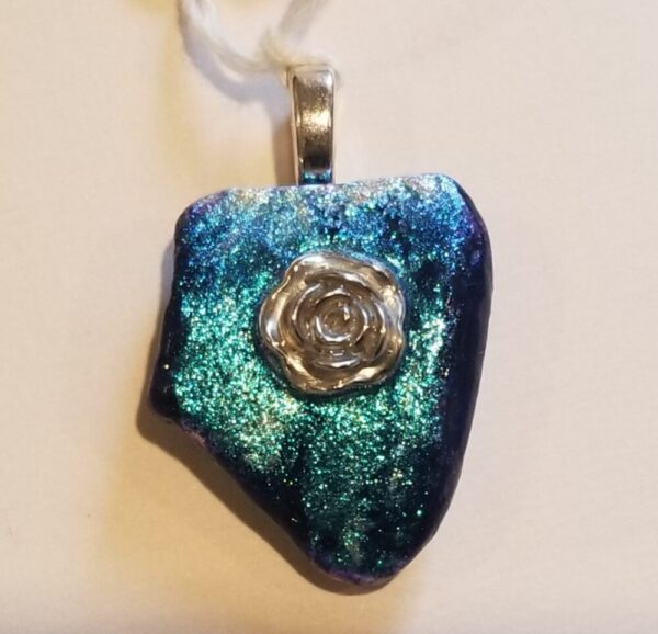 Made in Nevada Nevada pendant – Silver rose