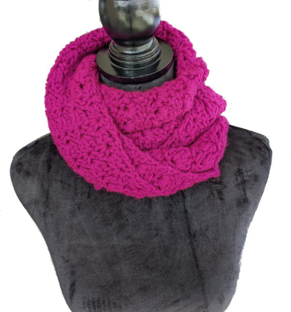 Made in Nevada Vibrana – Crocheted Scarf for Women