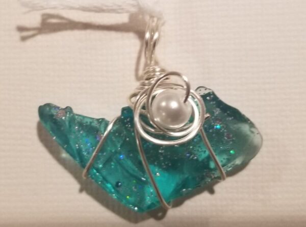 Made in Nevada Tumbled glass pendant, teal glitter, pearl bead