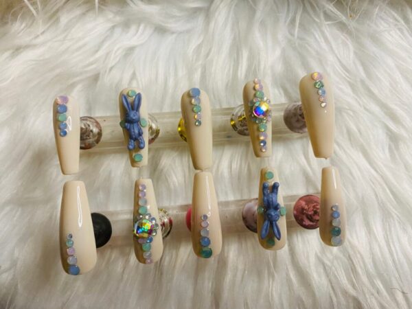 Made in Nevada Bunny Of Pearl Long Press On Nails Size Medium