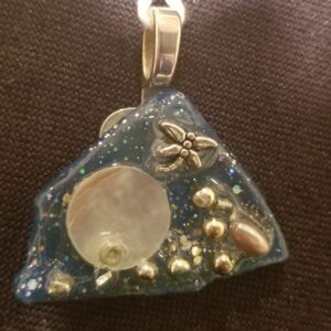 Made in Nevada Beach Glass 3D Pendant with Heart Bail