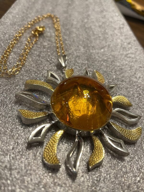 Luxury Large Amber and Metal Flower Pendant Necklace