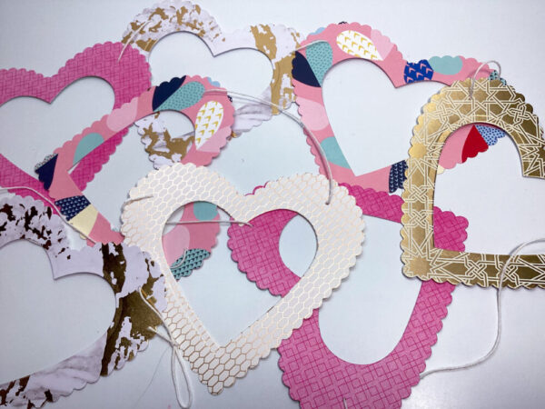 Hearts Garland, pink, gold