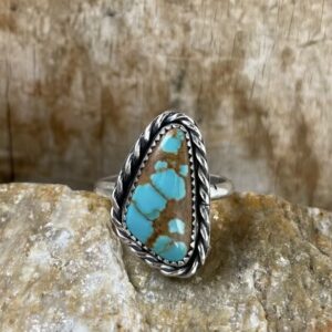 No8 Triangle Ring